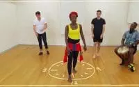 Leçon de danse africaine 3 en Cinq in Minute : danse sur l'horloge