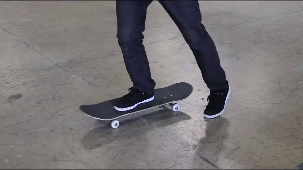 COMMENT FAIRE DU SKATE - TUTORIEL - VideoTutoriels